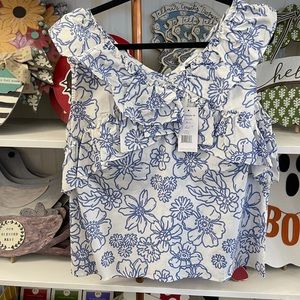 - NWT Boutique top \ blue floral